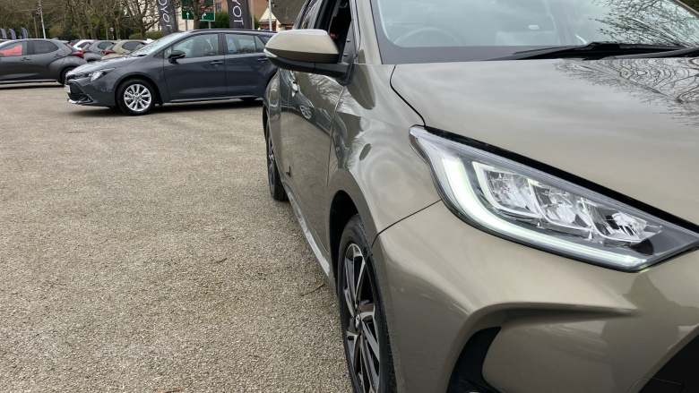 Toyota Yaris 1.5 Hybrid Design 5dr CVT Hybrid Hatchback